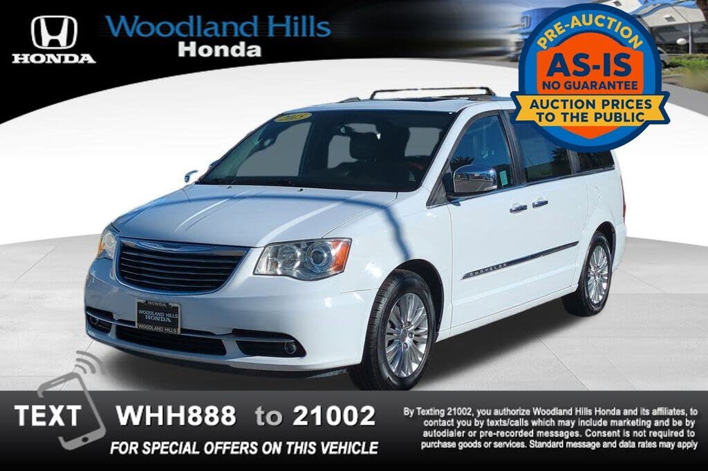 2015 Chrysler Town & Country Limited FWD