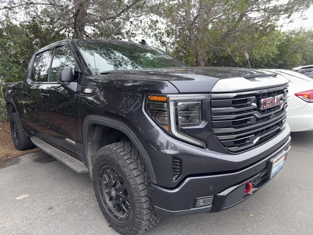 2022 GMC Sierra 1500 AT4 Crew Cab 4WD