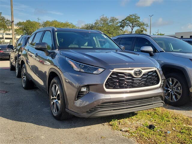 2023 Toyota Highlander XLE FWD