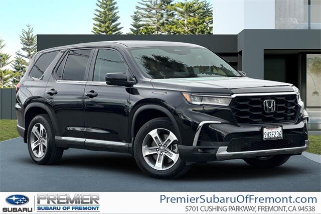 2024 Honda Pilot EX-L AWD with Captains Chairs