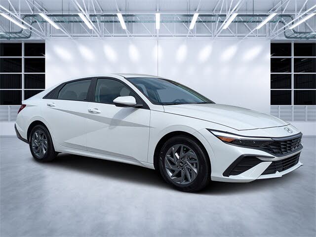 2024 Hyundai Elantra SEL FWD