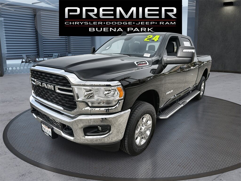 2024 RAM 2500 Big Horn Crew Cab 4WD