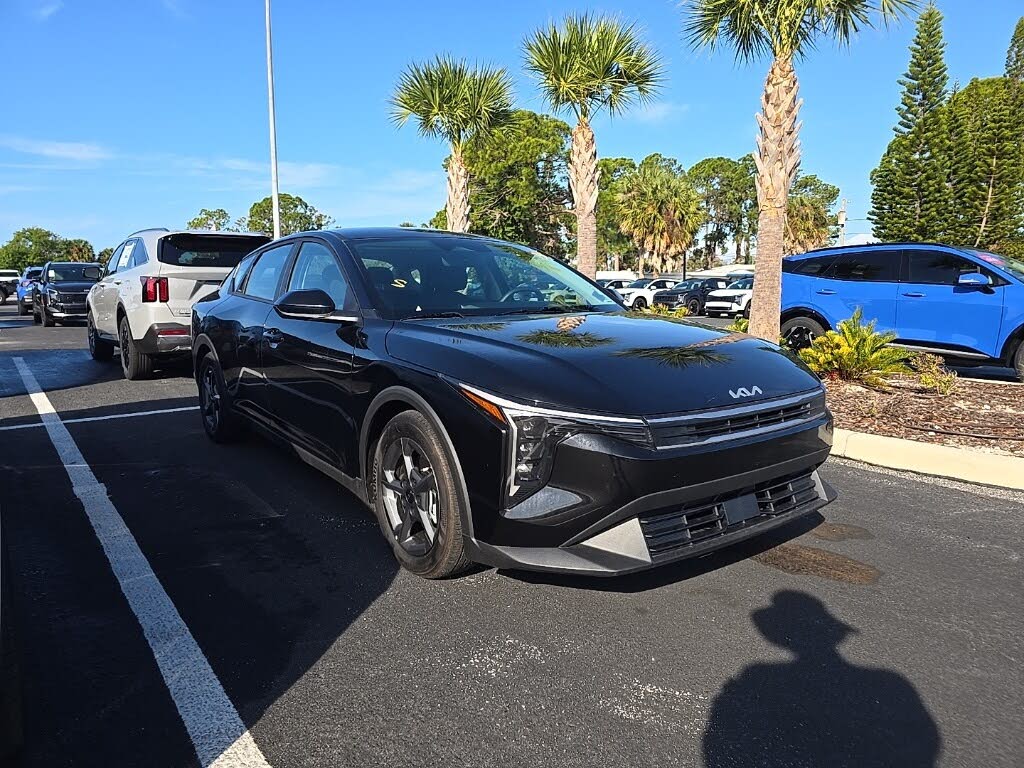 2025 Kia K4 LXS FWD