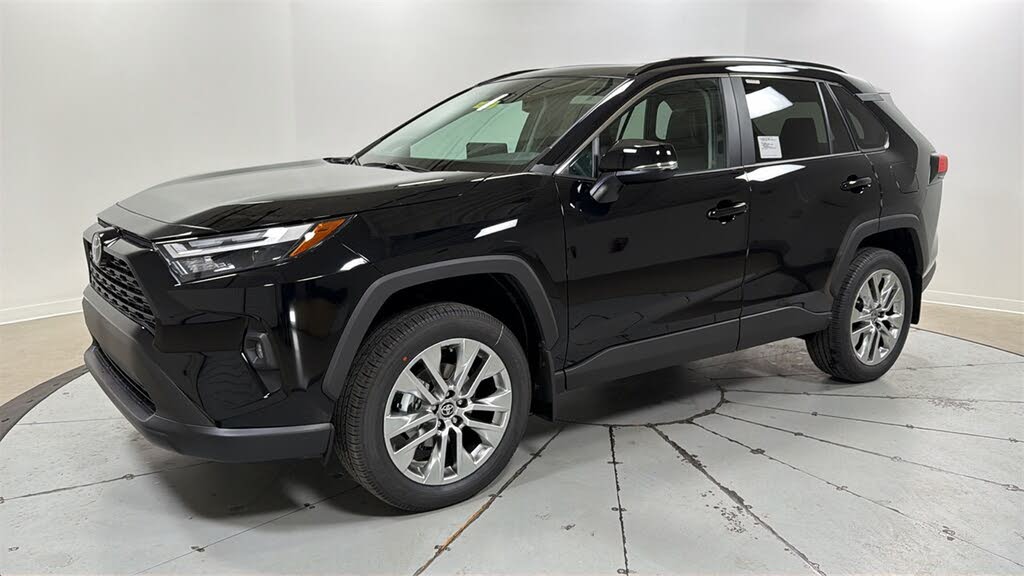 2025 Toyota RAV4 XLE Premium FWD