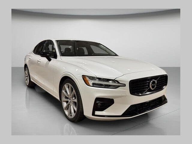 2021 Volvo S60 T5 Momentum AWD