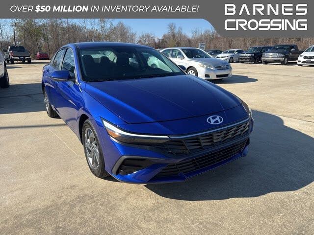 2024 Hyundai Elantra SEL FWD