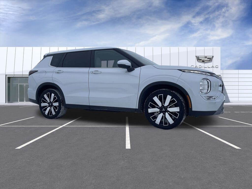 2025 Mitsubishi Outlander SE FWD