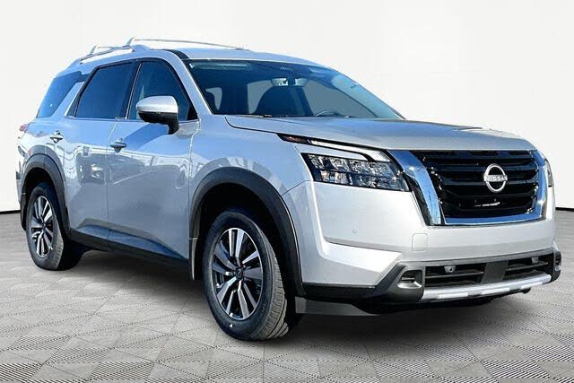 2025 Nissan Pathfinder SL FWD
