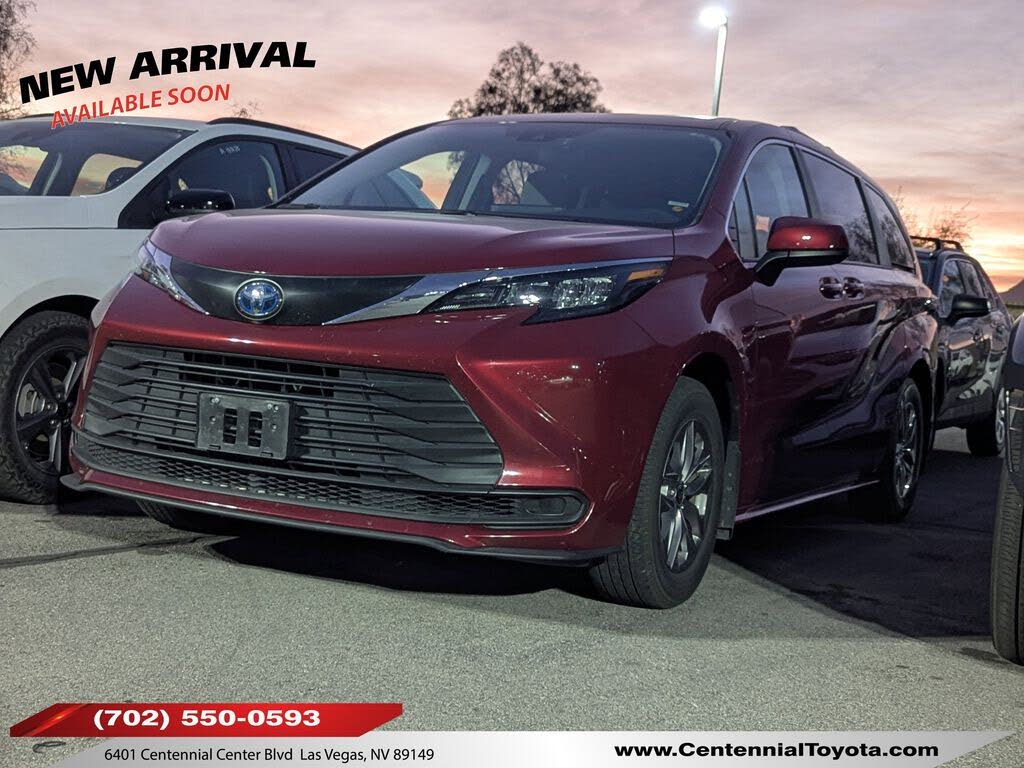 2024 Toyota Sienna LE 8-Passenger FWD