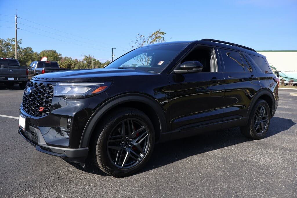 2025 Ford Explorer ST RWD