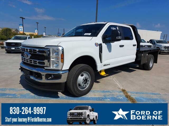 2026 Ford F-350 Super Duty Chassis XL Crew Cab DRW RWD