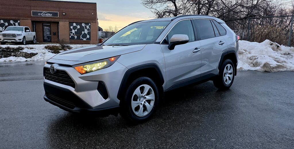 Toyota RAV4 LE AWD 2021