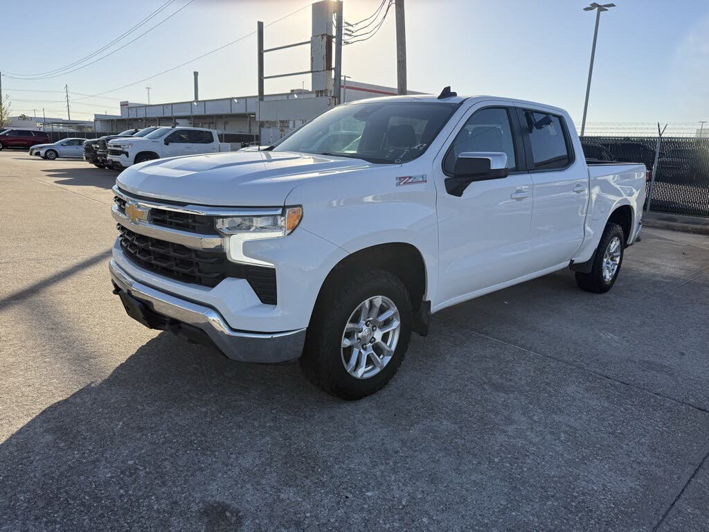 2022 Chevrolet Silverado 1500 LT Crew Cab 4WD