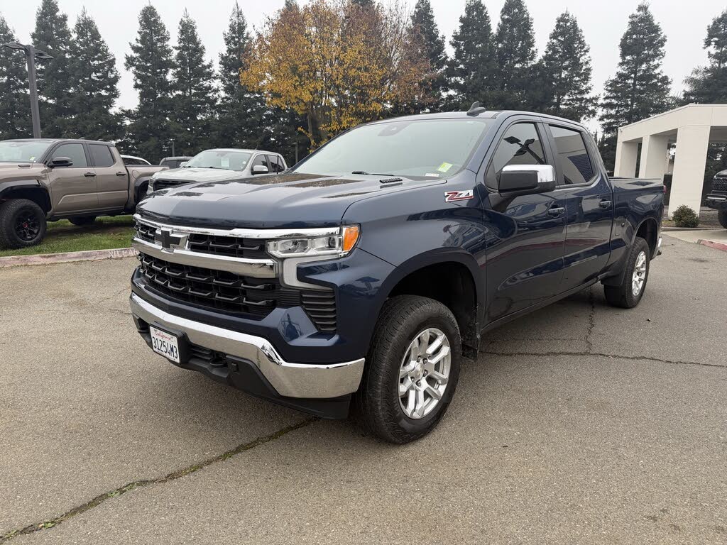 2022 Chevrolet Silverado 1500 LT Crew Cab 4WD