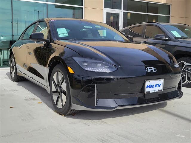2025 Hyundai Ioniq 6 SE RWD