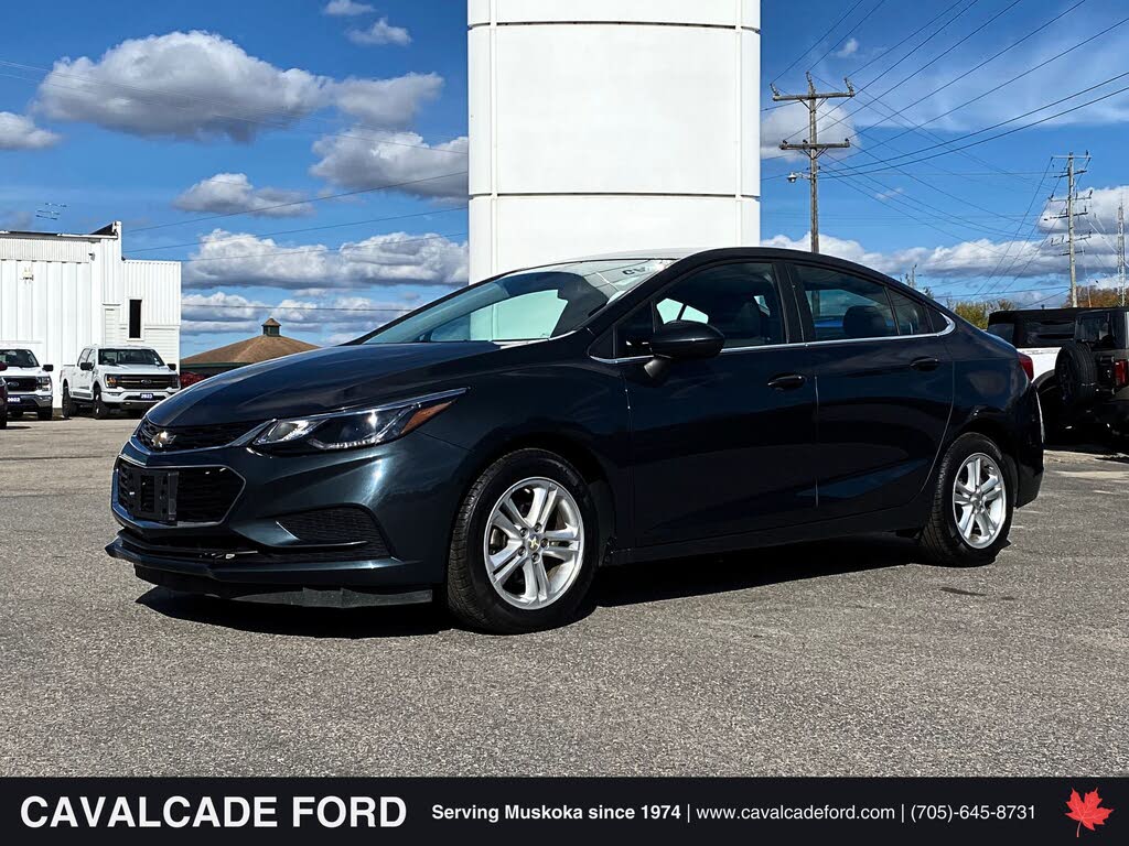 Chevrolet Cruze LT Sedan FWD 2017