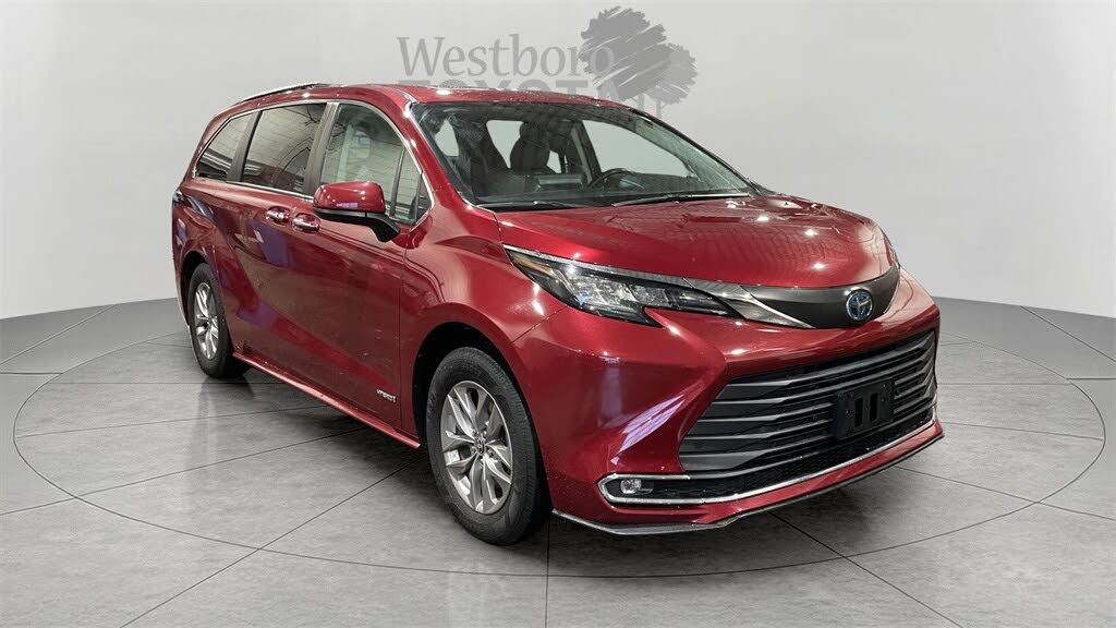 2021 Toyota Sienna XLE 7-Passenger AWD