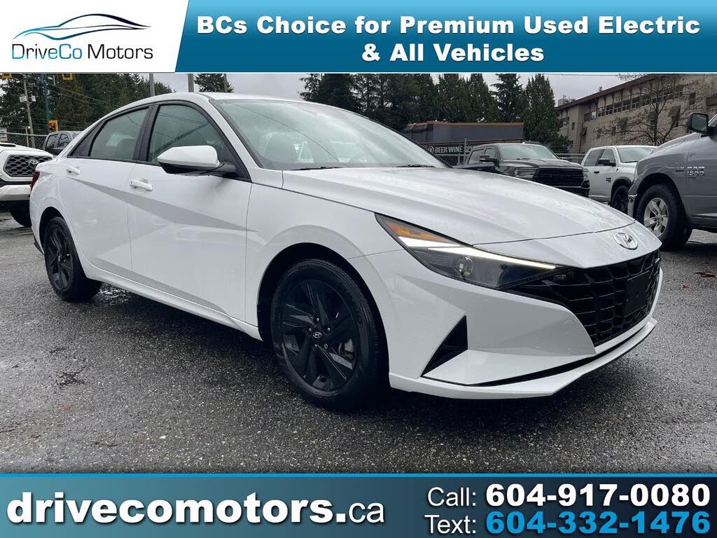 2022 Hyundai Elantra Preferred FWD