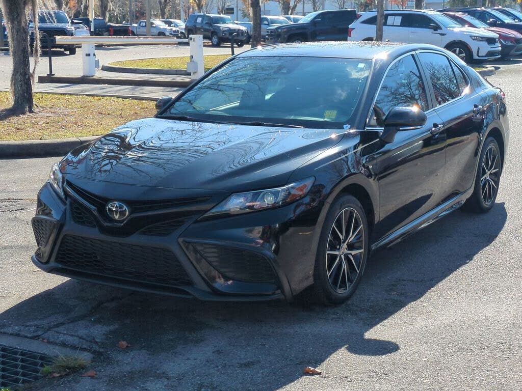 2024 Toyota Camry SE FWD