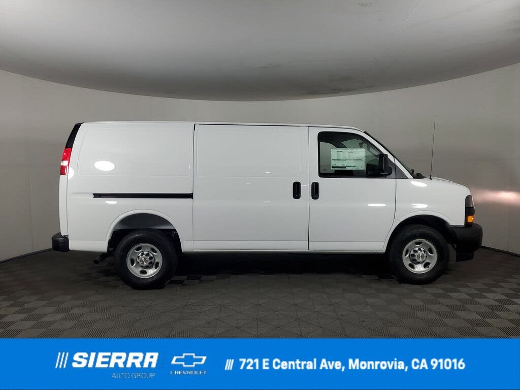 2025 Chevrolet Express Cargo 2500 RWD