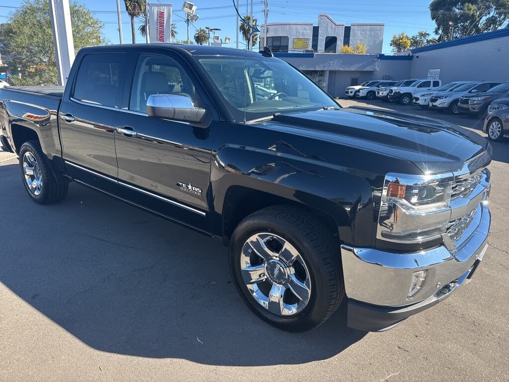 2018 Chevrolet Silverado 1500 LTZ Crew Cab RWD