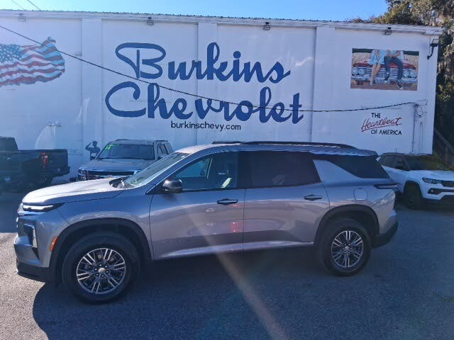 2025 Chevrolet Traverse LT FWD