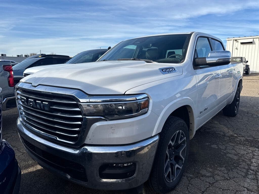 2025 RAM 1500 Laramie Crew Cab 4WD