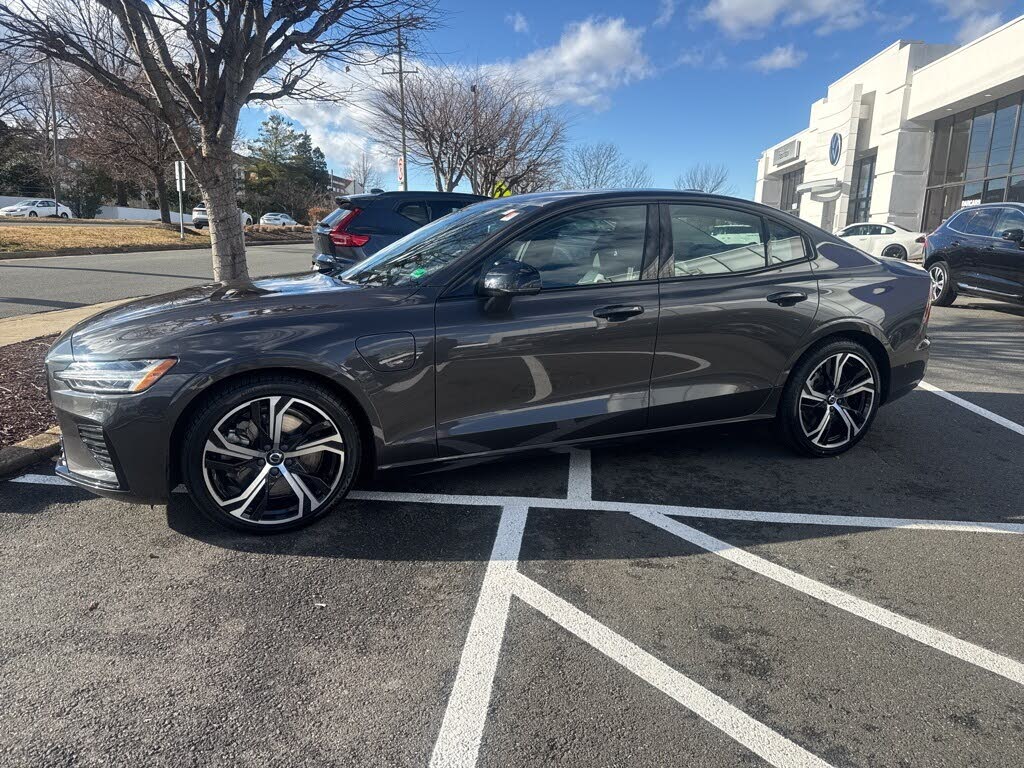 2023 Volvo S60 Recharge T8 Ultimate Dark Theme eAWD