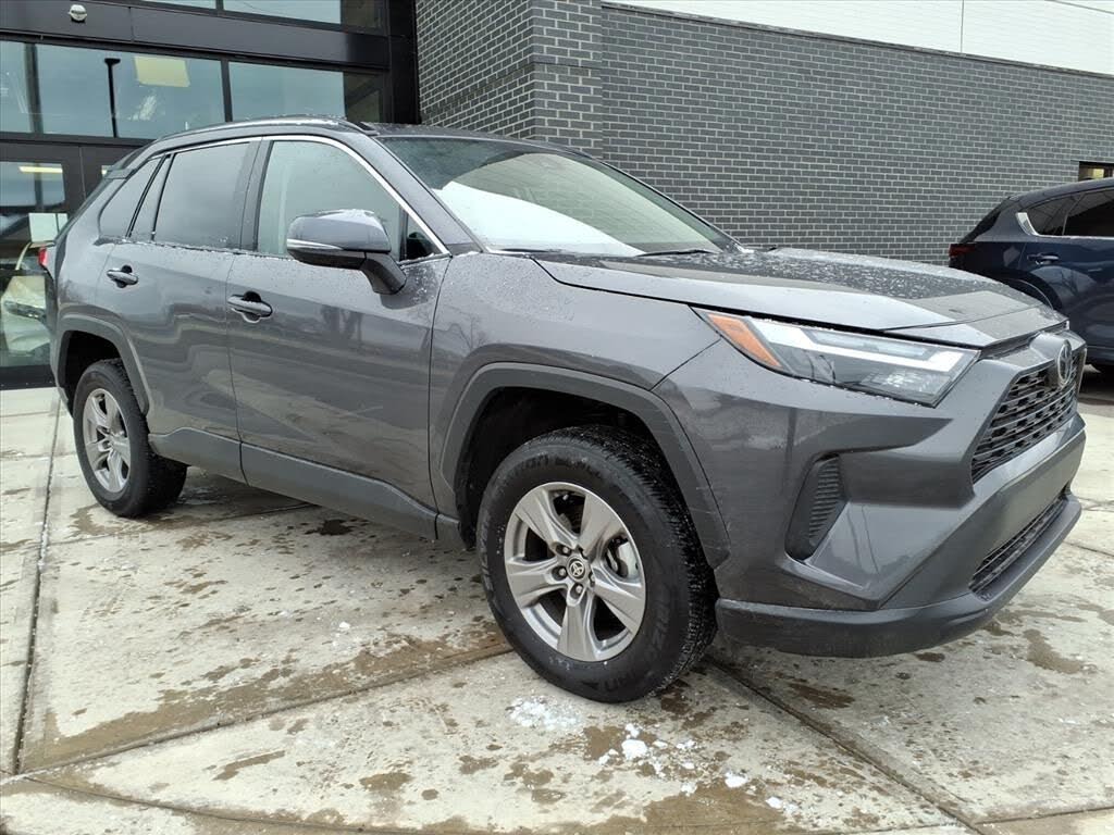 2024 Toyota RAV4 XLE FWD
