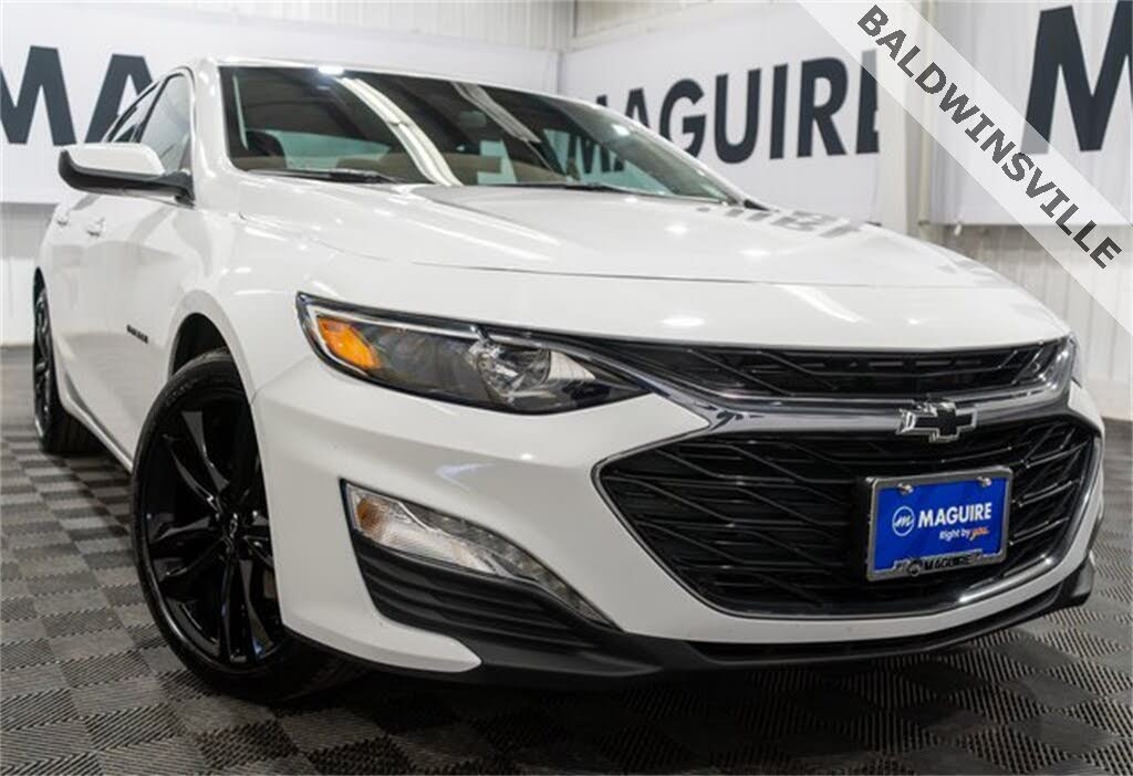 2025 Chevrolet Malibu LT with 1LT FWD