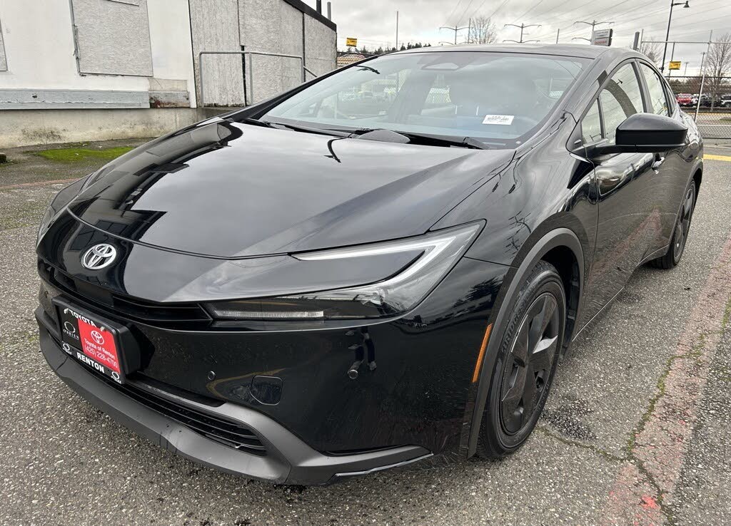 2025 Toyota Prius LE FWD