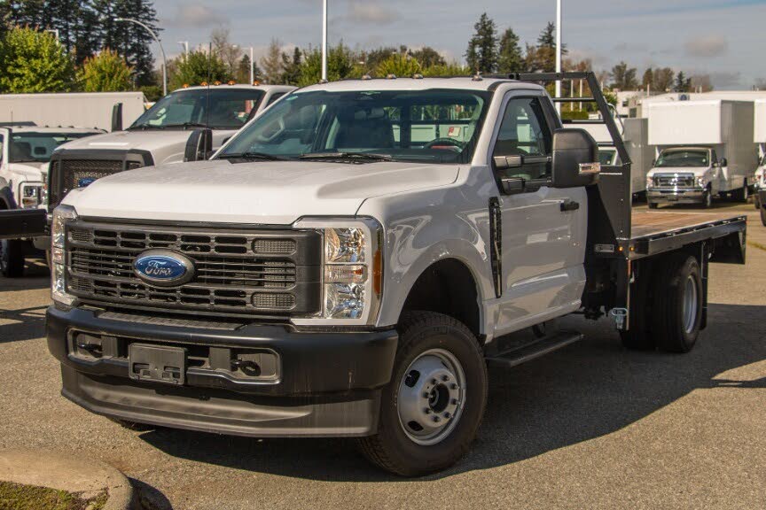 Ford F-350 Super Duty Chassis XL DRW 4WD 2023