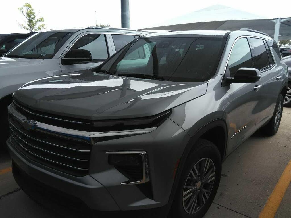 2025 Chevrolet Traverse LT FWD