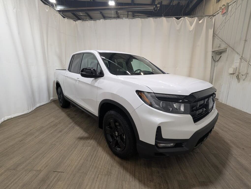 Honda Ridgeline Black Edition AWD 2025