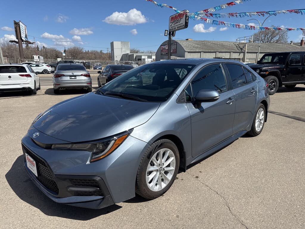 2022 Toyota Corolla SE FWD