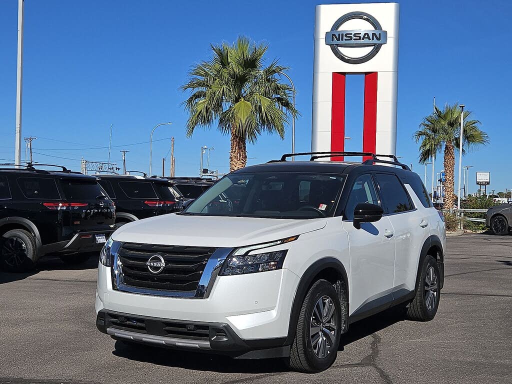 2025 Nissan Pathfinder SL 4WD