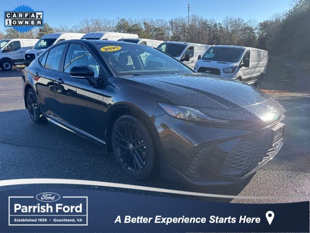 2025 Toyota Camry SE FWD