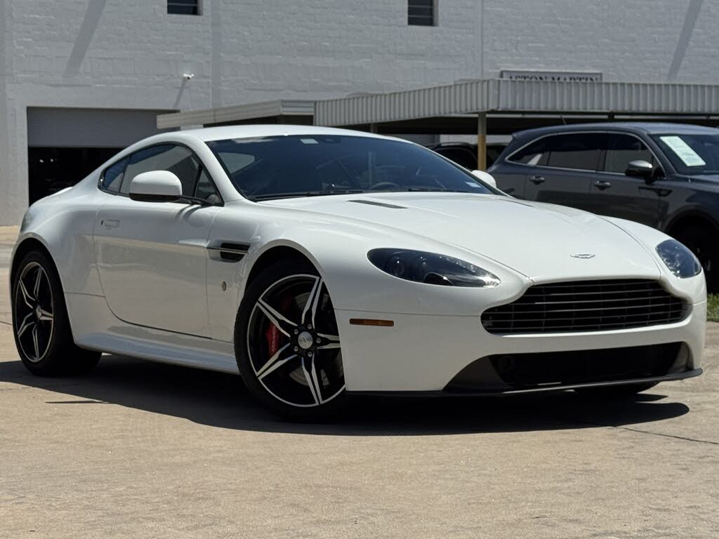 2016 Aston Martin V8 Vantage GT Coupe RWD