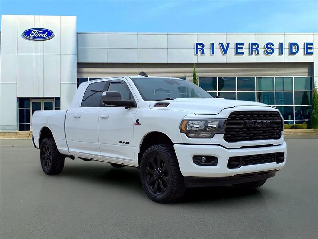 2022 RAM 3500 Big Horn Mega Cab 4WD