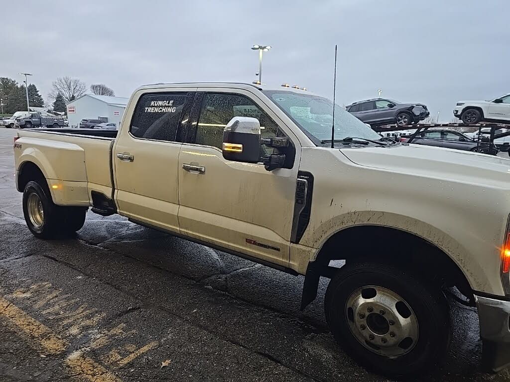 2023 Ford F-350 Super Duty Lariat Crew Cab LB DRW 4WD
