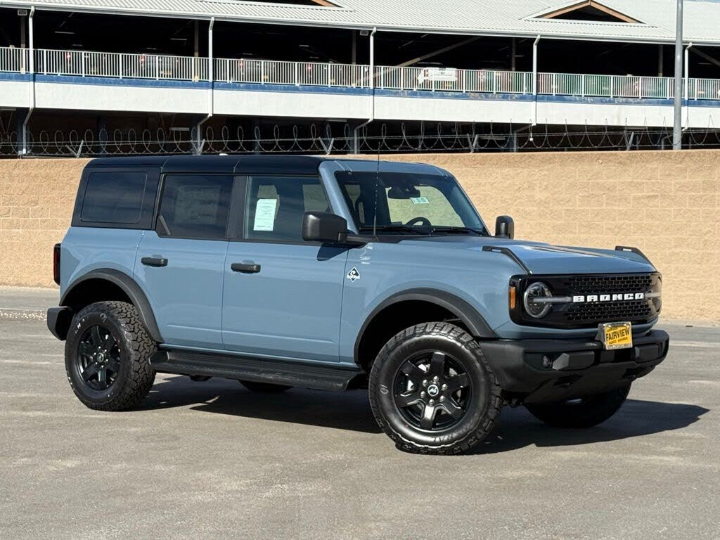2025 Ford Bronco Outer Banks 4-Door 4WD