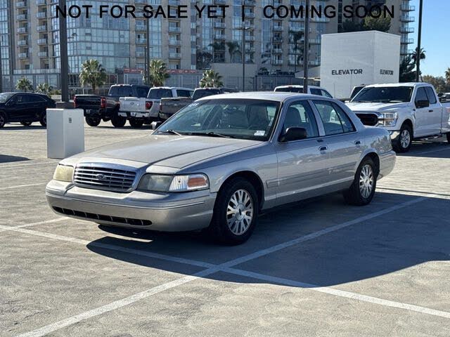 2004 Ford Crown Victoria LX