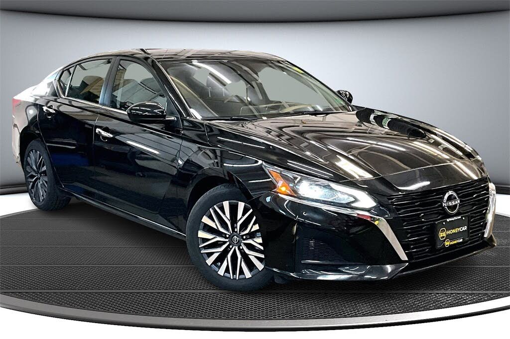 2023 Nissan Altima 2.5 SV FWD