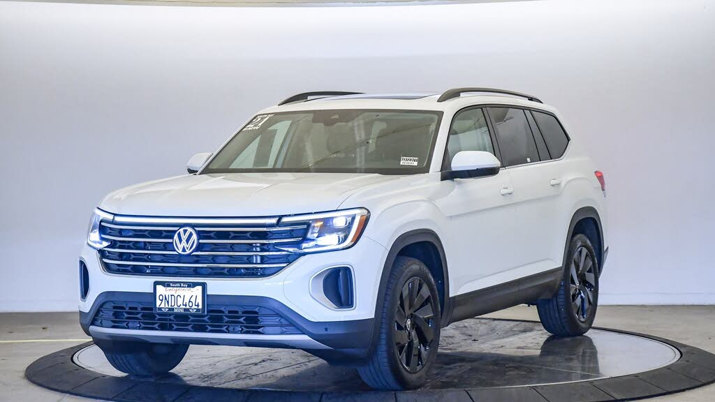 2024 Volkswagen Atlas SE FWD with Technology
