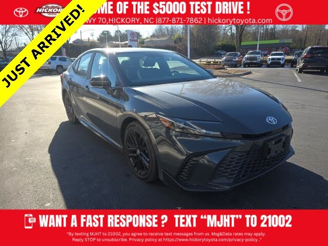 2025 Toyota Camry SE FWD