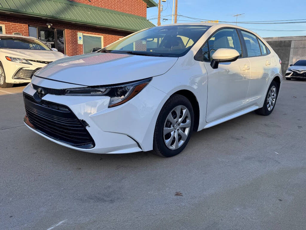 2025 Toyota Corolla LE FWD