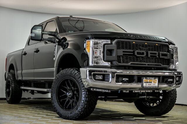 2017 Ford F-350 Super Duty Platinum Crew Cab 4WD