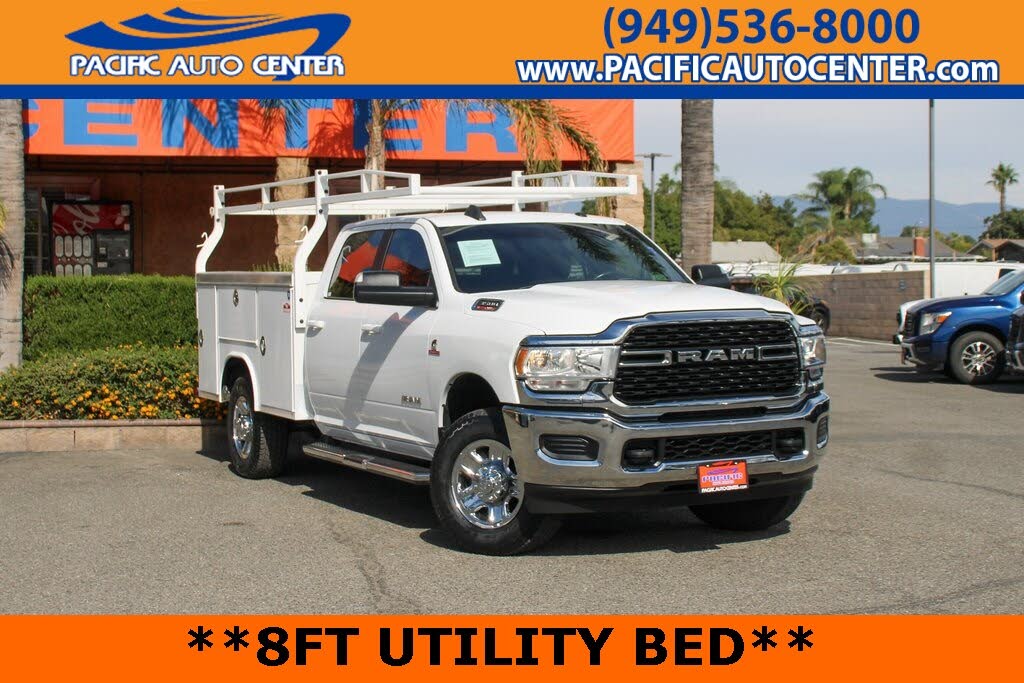 2022 RAM 3500 Big Horn Crew Cab LB 4WD
