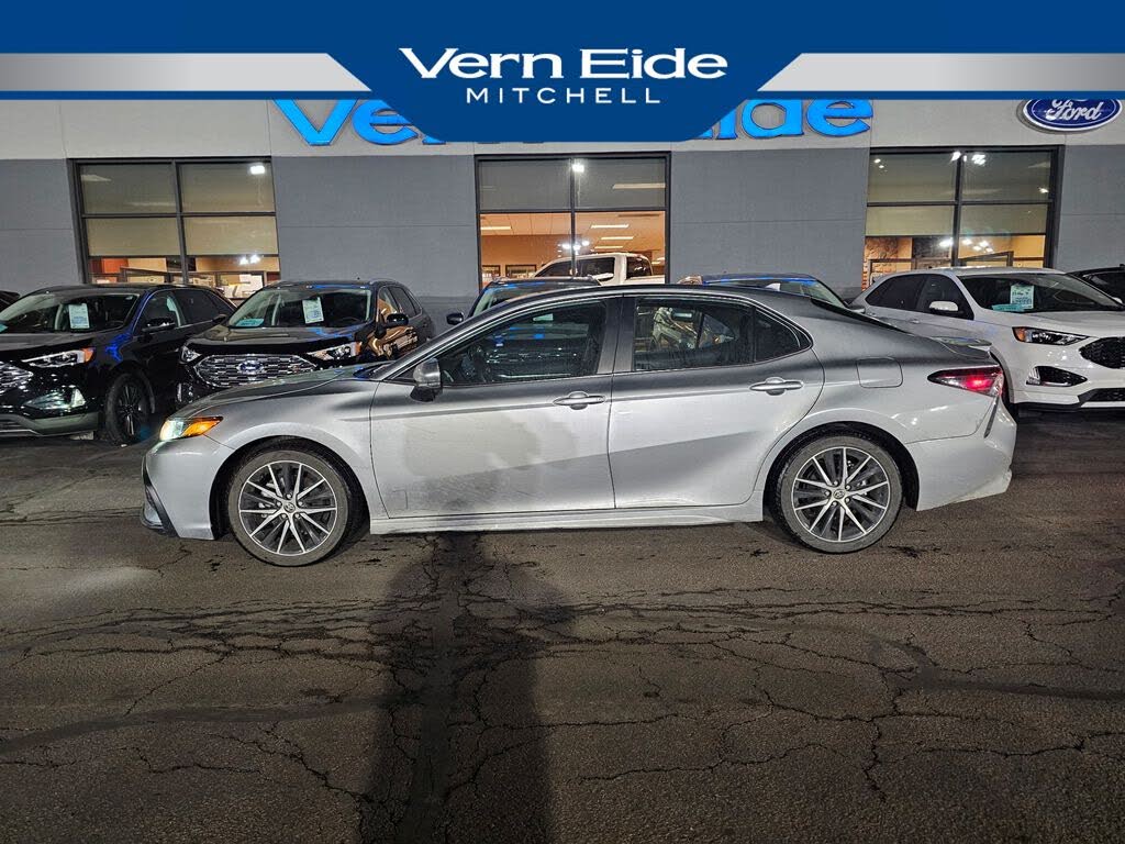 2023 Toyota Camry Hybrid SE FWD