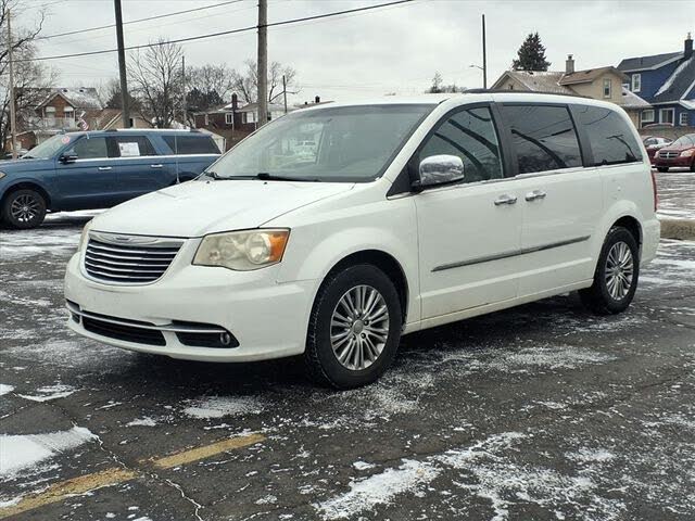 2014 Chrysler Town & Country Touring-L FWD